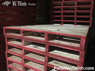 Pallet Gỗ Kho Thức Ăn Chăn Nuôi